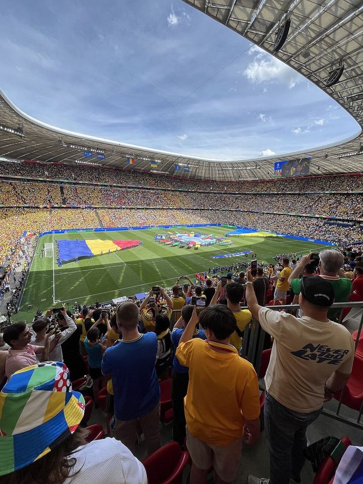 曼联官宣4100万签蒂莱曼斯！其自曝加盟原因，穿18号接班卡塞米罗（封面配图）
